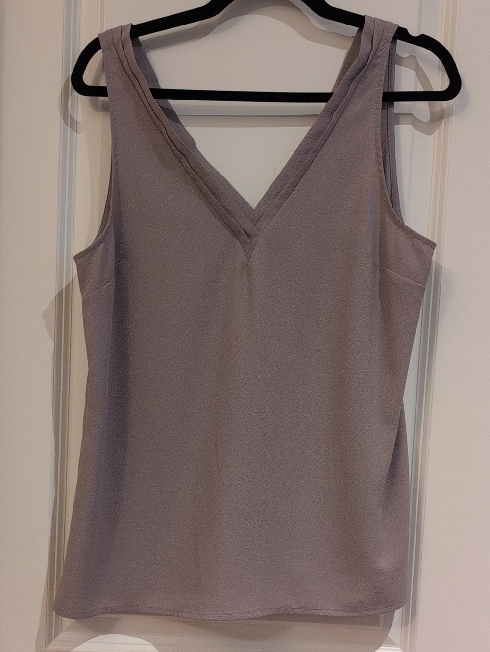 Dynamite Sleeveless V-Neck Camisole in Mauve Gray